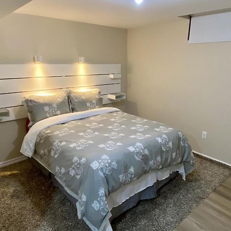 Affordable Room With Free Parking In Newmarket On Exterior photo
