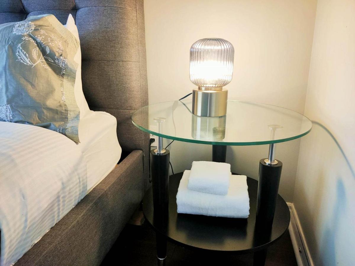 Affordable Room With Free Parking In Newmarket On Exterior photo