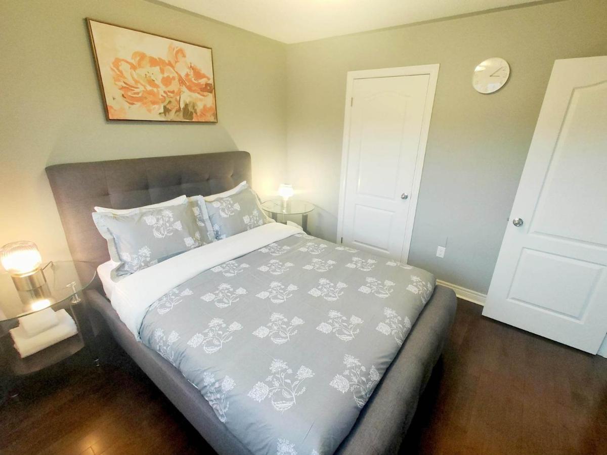 Affordable Room With Free Parking In Newmarket On Exterior photo